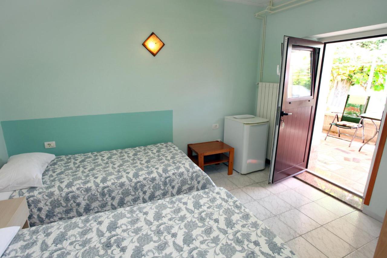 Dino Studio And Room Apartments Порторож Екстер'єр фото