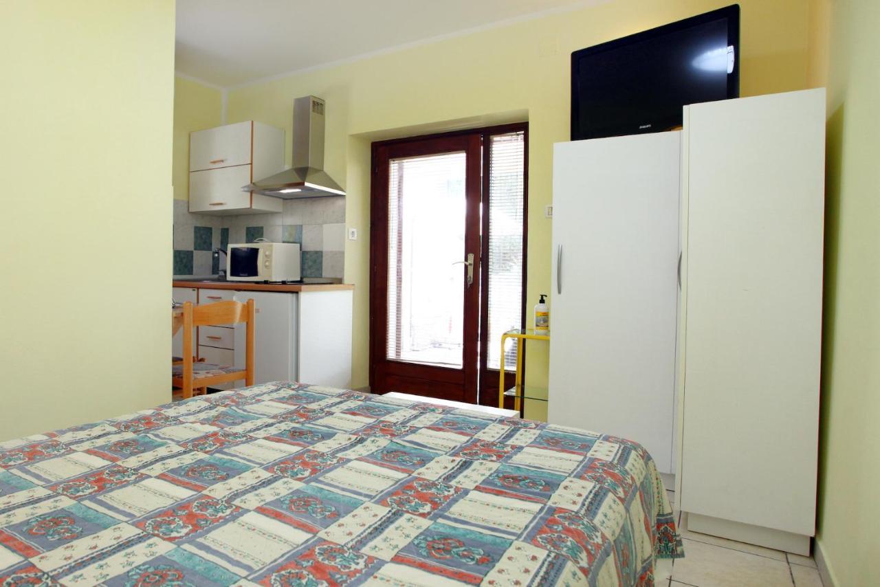 Dino Studio And Room Apartments Порторож Екстер'єр фото