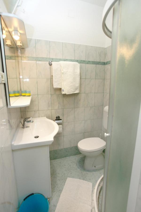 Dino Studio And Room Apartments Порторож Екстер'єр фото