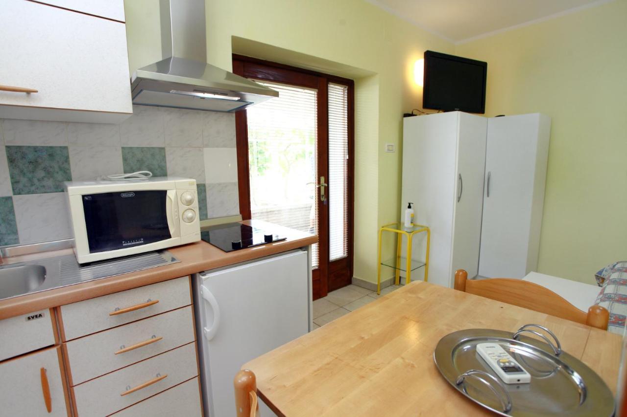 Dino Studio And Room Apartments Порторож Екстер'єр фото