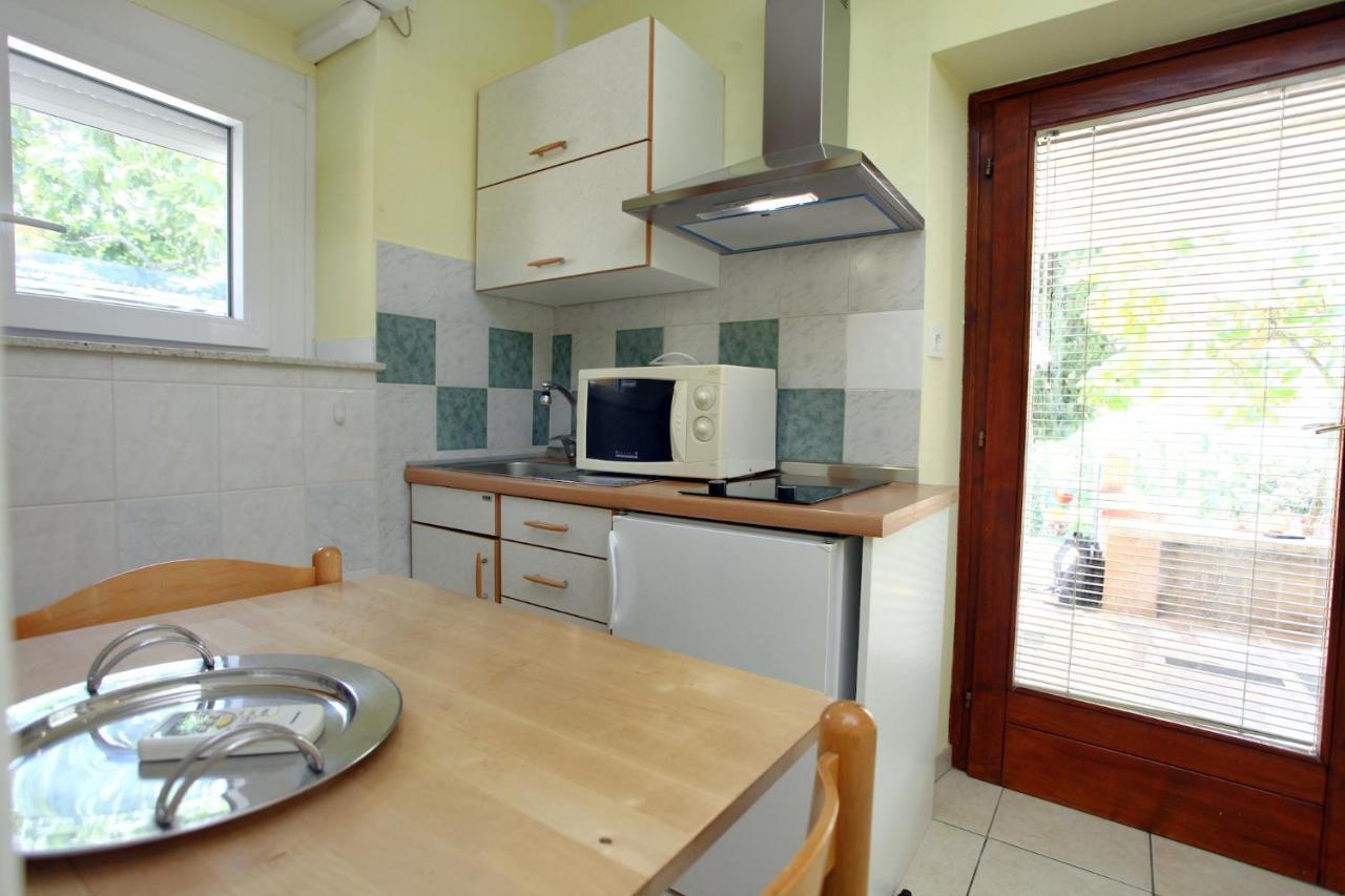 Dino Studio And Room Apartments Порторож Екстер'єр фото
