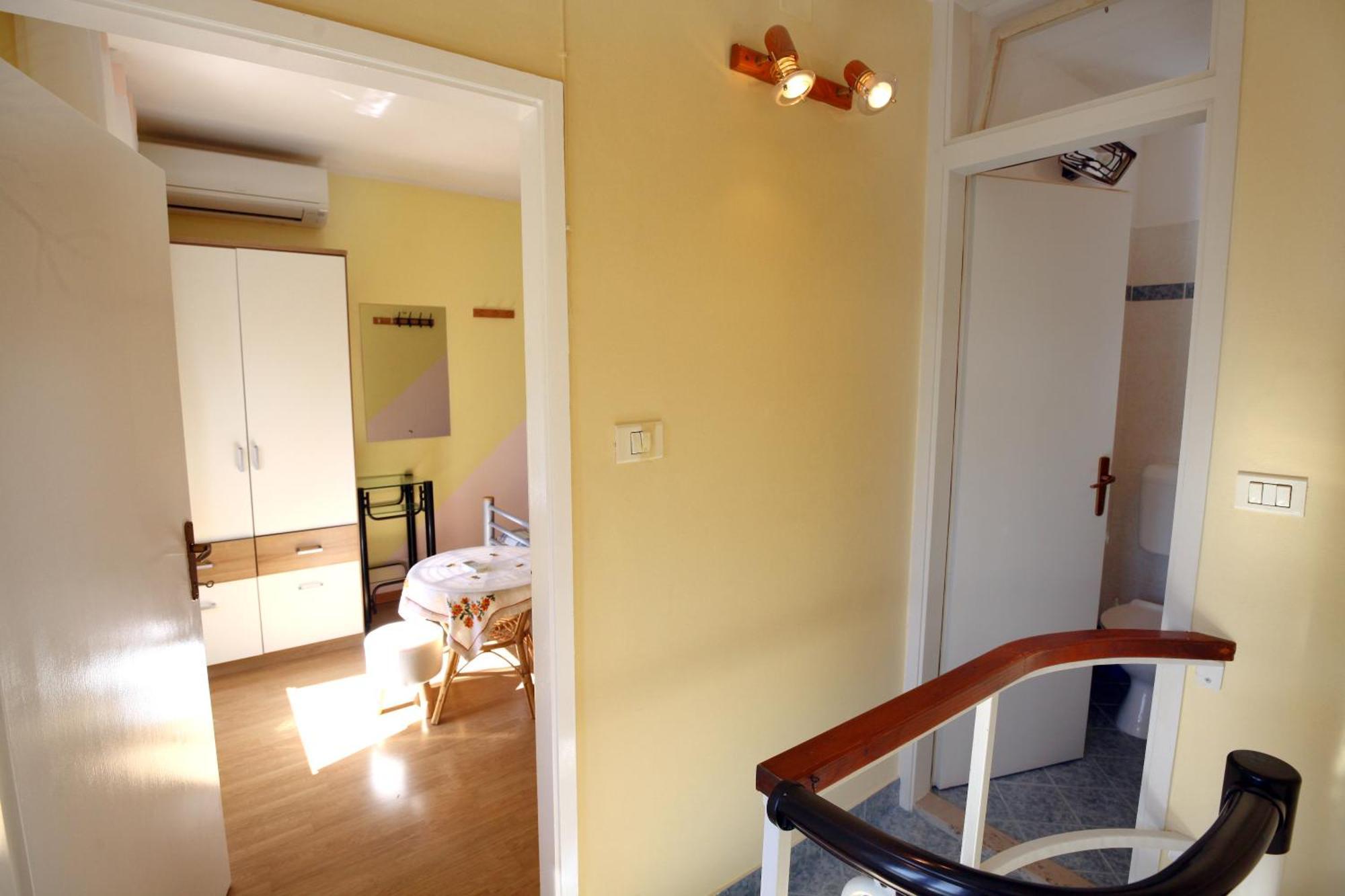 Dino Studio And Room Apartments Порторож Екстер'єр фото